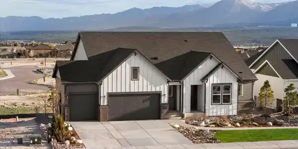 477 Grand Summit Dr