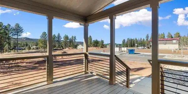 Image 2: Deck Image 2: Deck