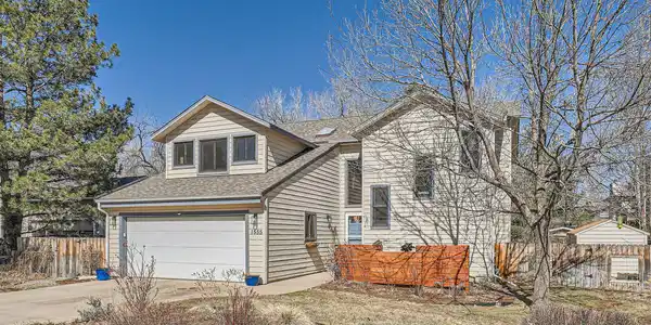 1555 Sumac