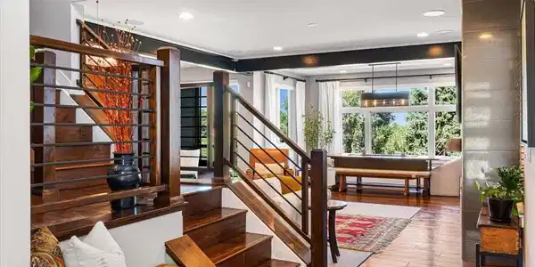 Image 4: Foyer Image 4: Foyer