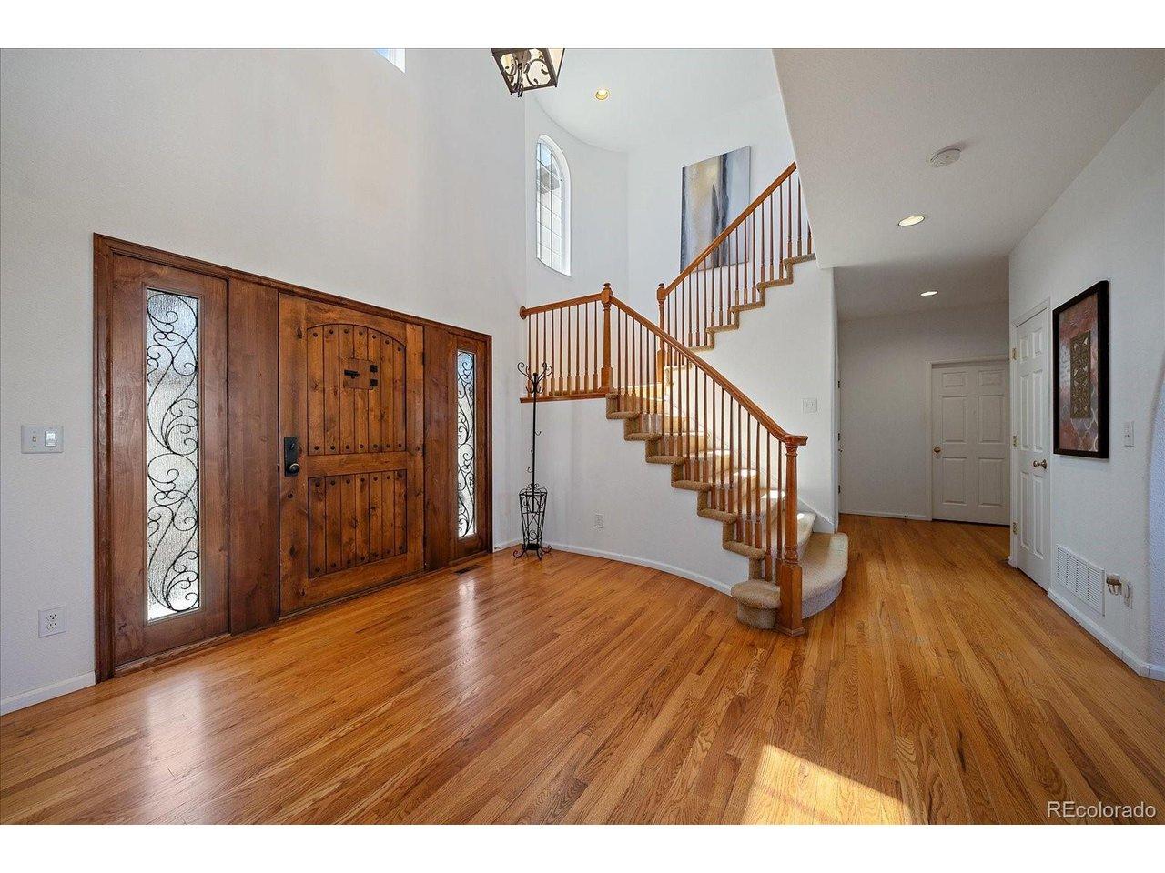 Image 4: Foyer Image 4: Foyer