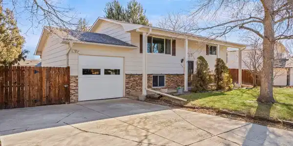 3416 Galway Dr E