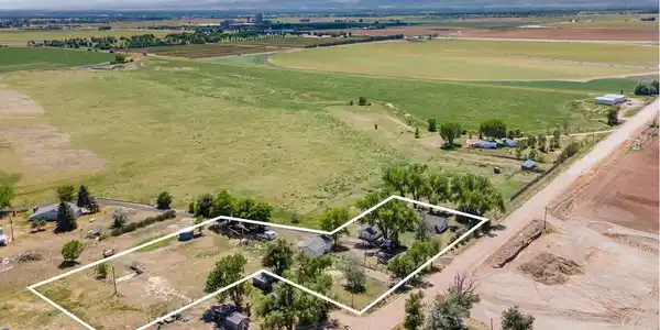 Image 2: Endless possibilities and wide open spaces!