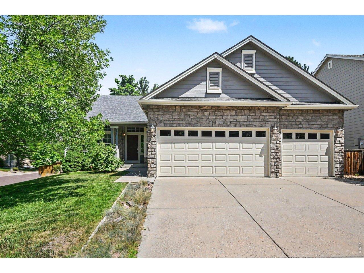 Image 3: 3 Car Garage Image 3: 3 Car Garage