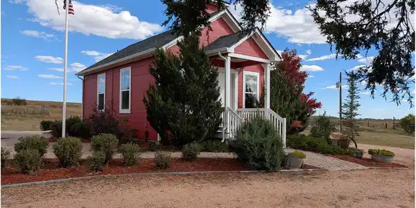 Image 3: Your very own school house! Image 3: Your very own school house!