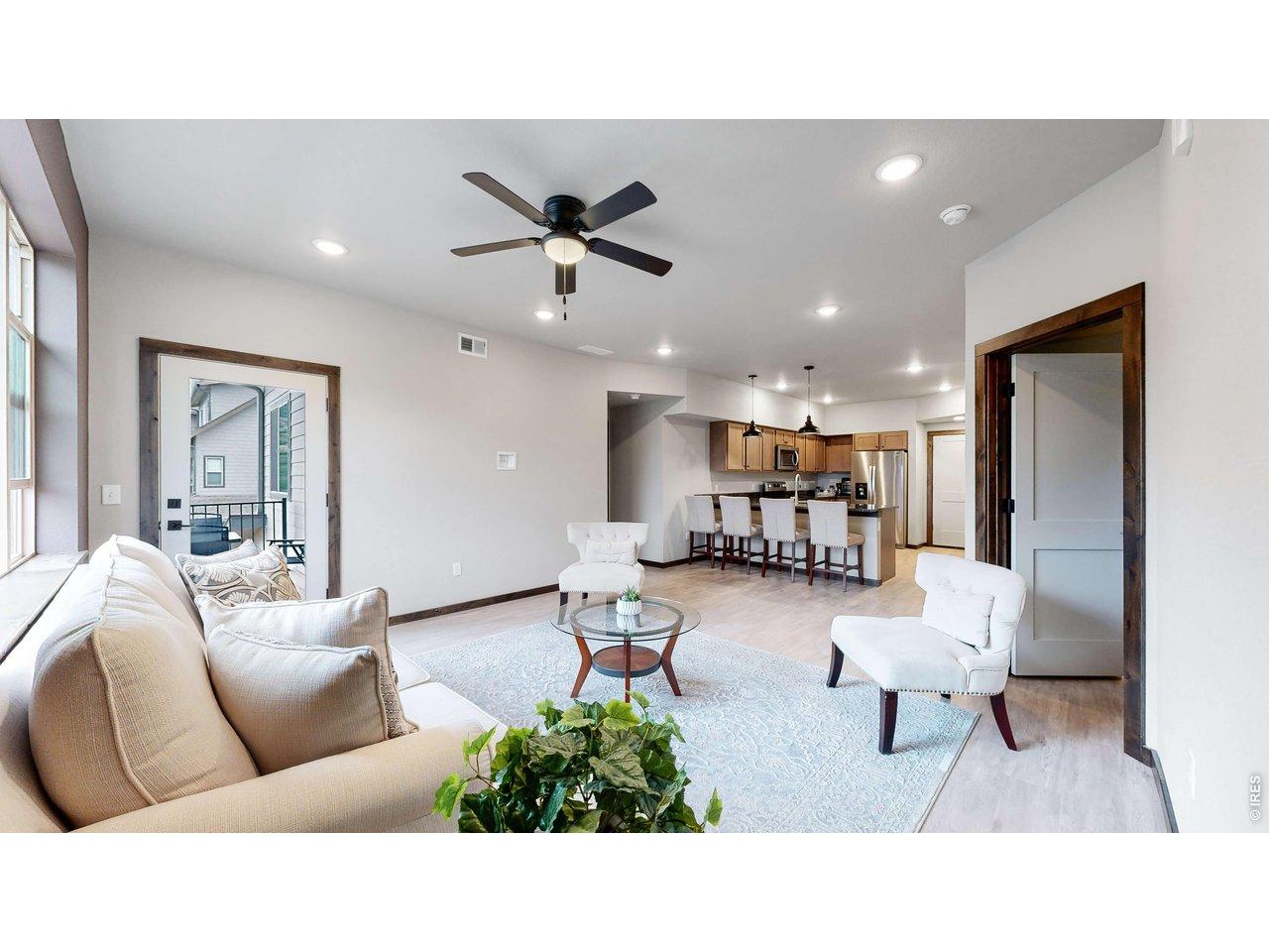 Image 3: Spacious open floor plan