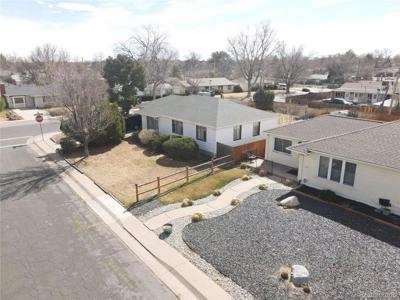 10090 E Lowry Pl