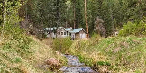Image 3: Personal and Peaceful Creekside Setting Image 3: Personal and Peaceful Creekside Setting