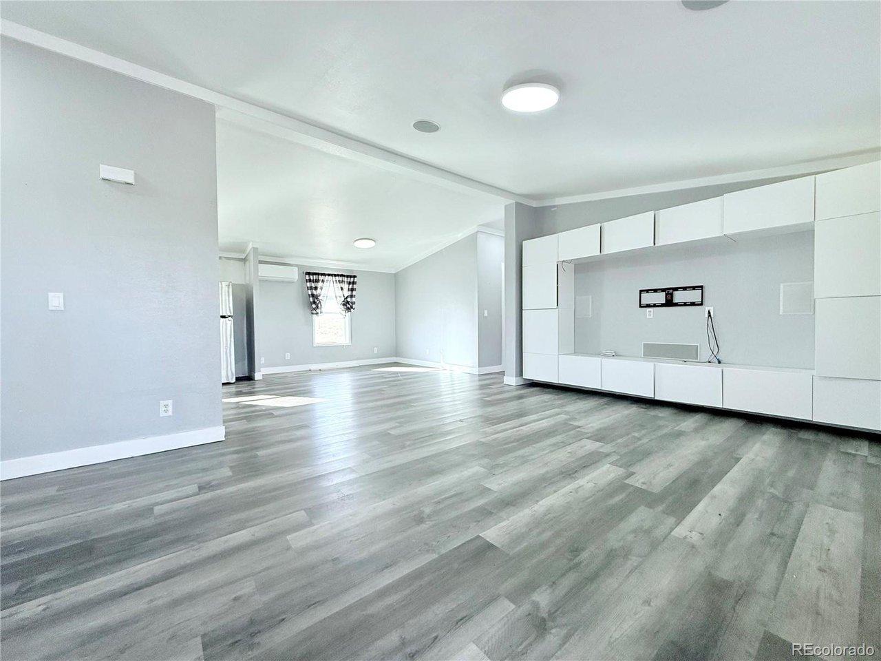 Image 2: living room Image 2: living room