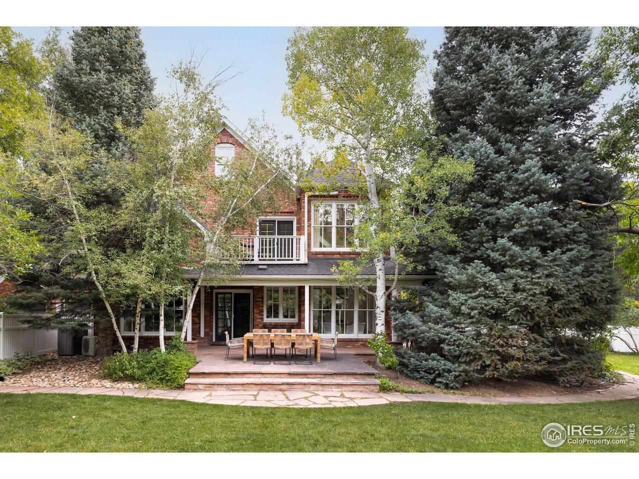 Image 1: Outdoor living is at the heart of this property. Image 1: Outdoor living is at the heart of this property.
