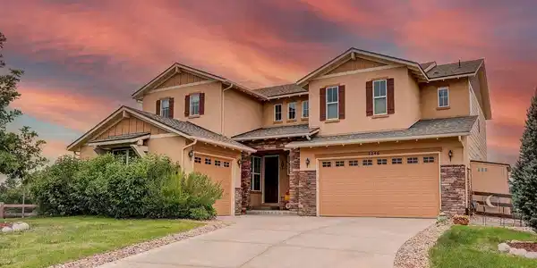 Image 3: Cul de sac home, no neighbors on the east side or backyard! Views of Flatirons & Rocky Mountains. Only a few blocks to Meadowlark K-8 schools.