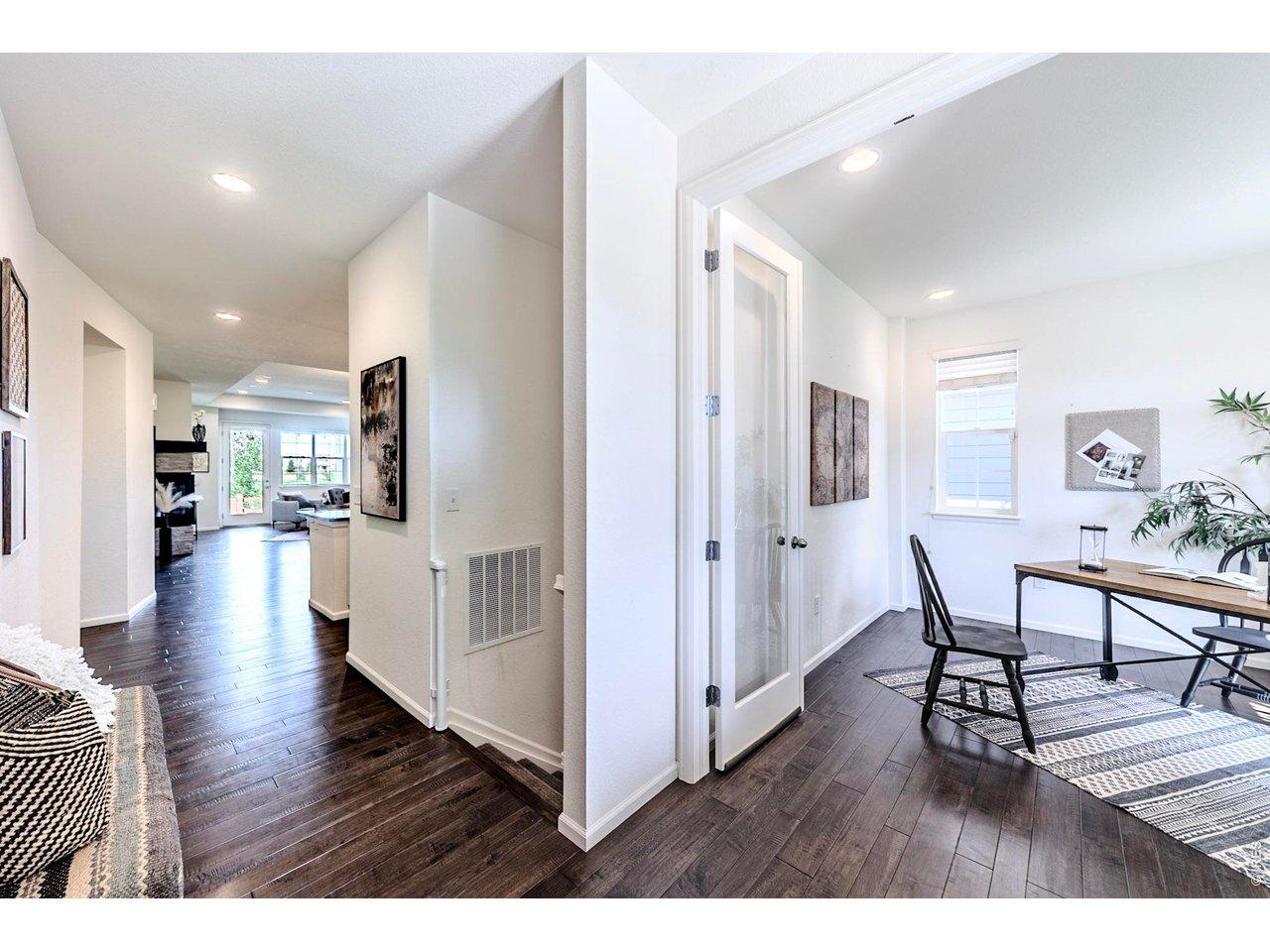 Image 4: Front Entrance/Office Image 4: Front Entrance/Office