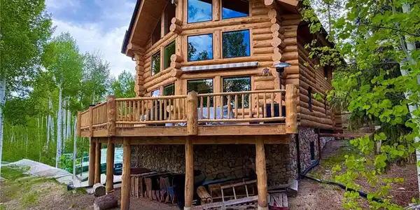 834 Lodge Pole Dr