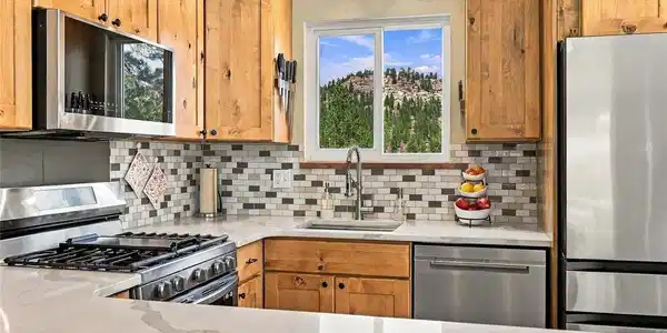 Image 4: Views of Staunton State Park from your kitchen Image 4: Views of Staunton State Park from your kitchen