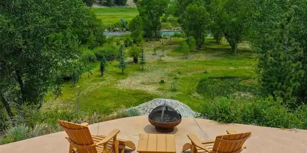 Image 3: Perfect view of the lush meadow and Arkansas River Image 3: Perfect view of the lush meadow and Arkansas River