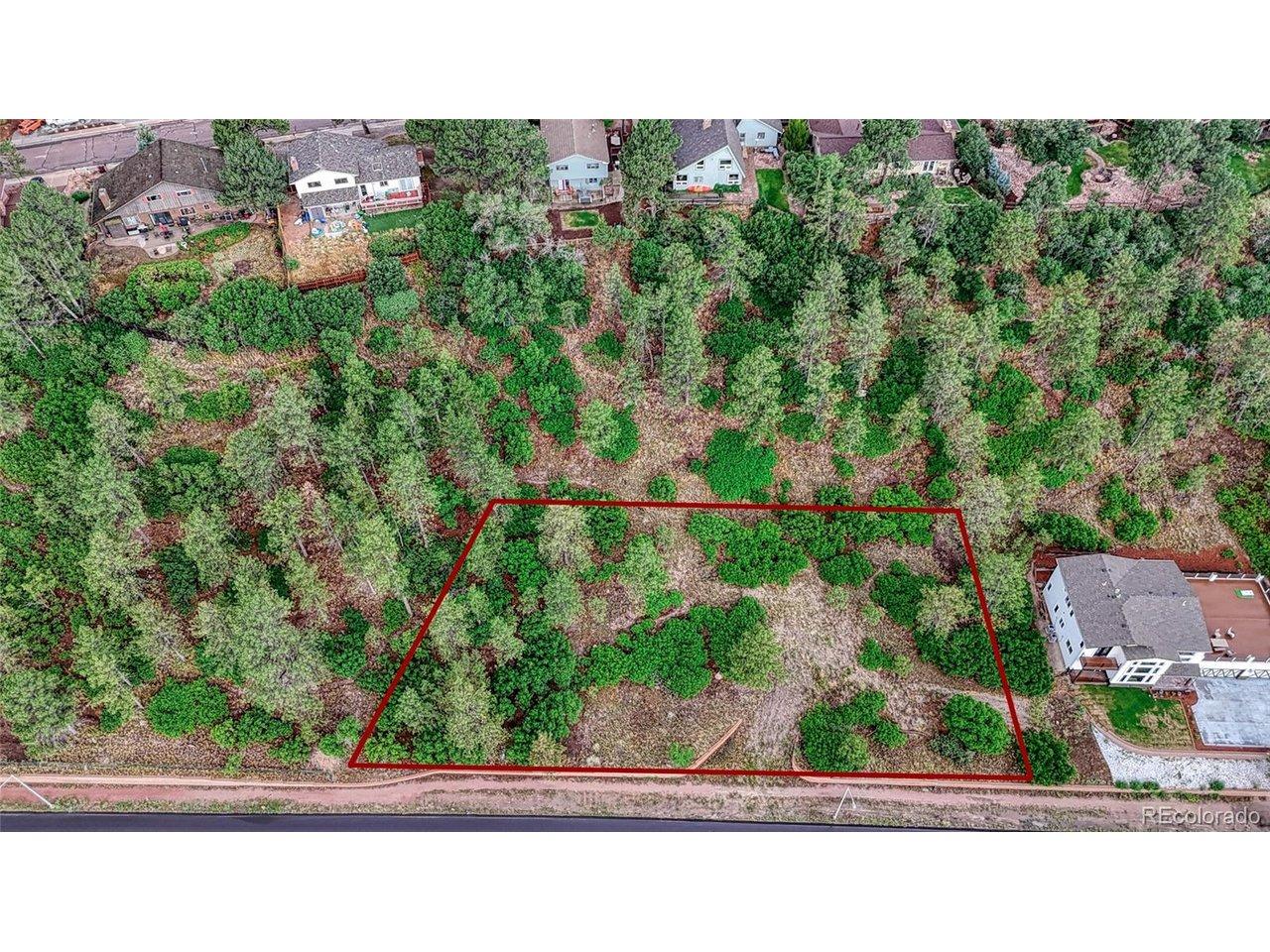 Image 4: Property lines are approximate and not a survey. Image 4: Property lines are approximate and not a survey.