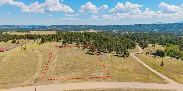 Image 2: Property Lines are Approximate and not a survey Image 2: Property Lines are Approximate and not a survey