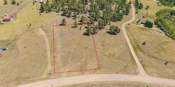 Image 4: Property Lines are Approximate and not a survey Image 4: Property Lines are Approximate and not a survey