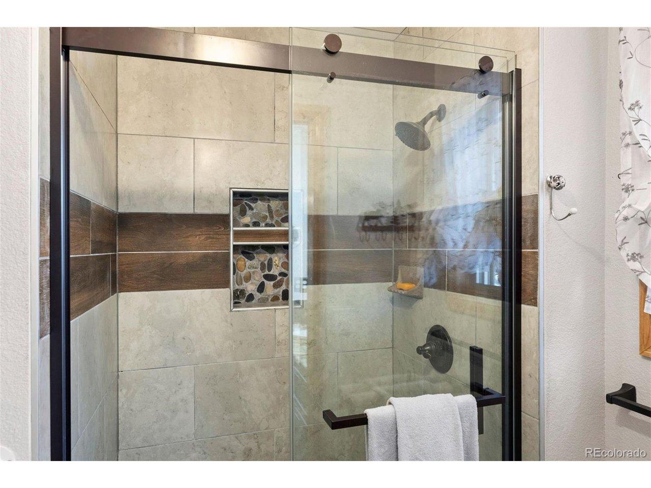 Image 4: Updated Baths Image 4: Updated Baths