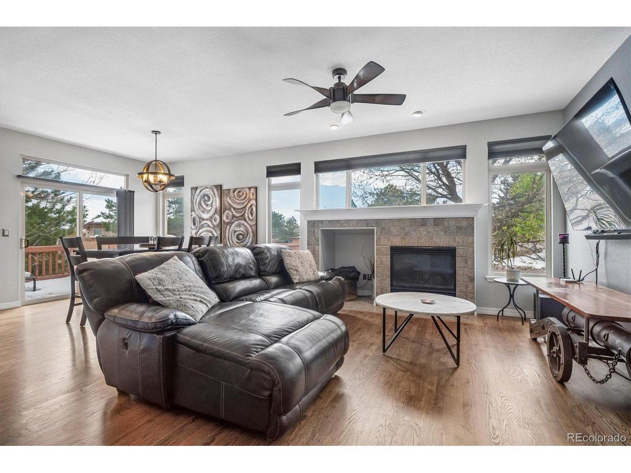 Image 3: Beautiful Open Floor Plan