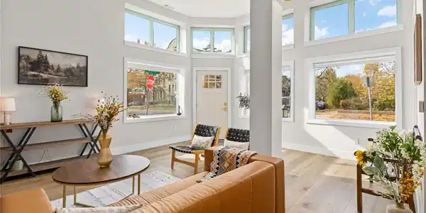 95 W Byers Pl