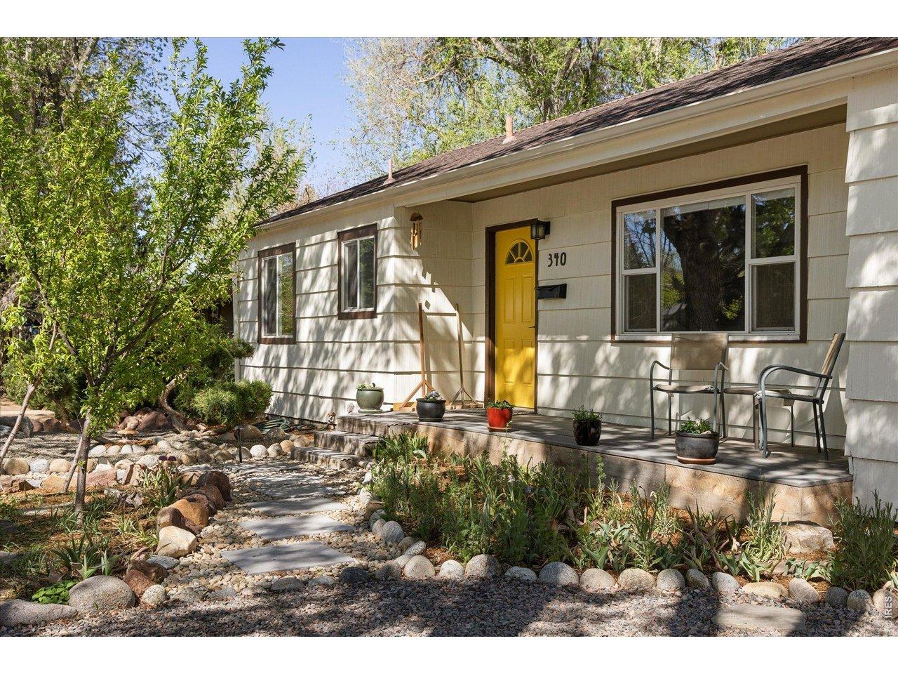 Image 2: Low maintenance front yard Image 2: Low maintenance front yard
