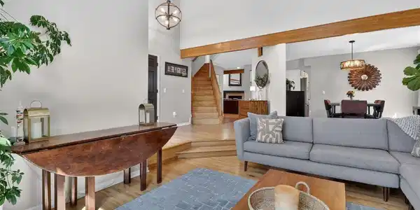 Image 3: Front Entry