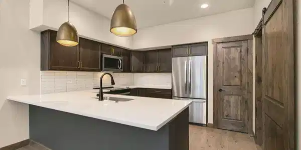 Image 4: Quartz countertops and stainless appliances Image 4: Quartz countertops and stainless appliances
