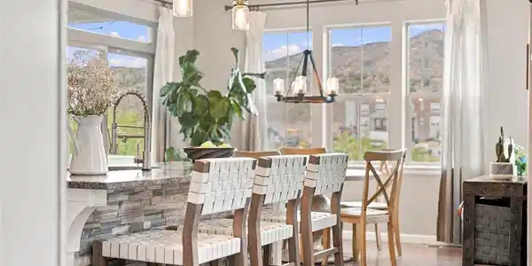 Image 2: This eat in kitchen is fresh & bright, like a crisp bouquet of white flowers! Image 2: This eat in kitchen is fresh & bright, like a crisp bouquet of white flowers!