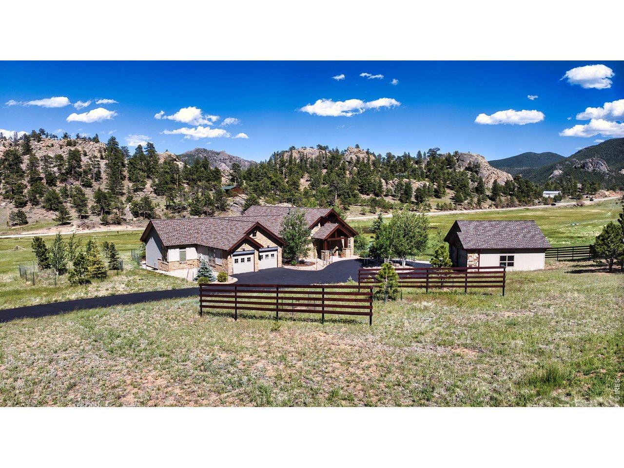 Image 2: Set against a dramatic backdrop of rock outcroppings and alpine peaks, this extraordinary retreat offers a rare blend of luxury and serenity. Image 2: Set against a dramatic backdrop of rock outcroppings and alpine peaks, this extraordinary retreat offers a rare blend of luxury and serenity.