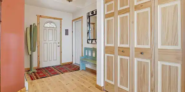 Image 4: Foyer Image 4: Foyer