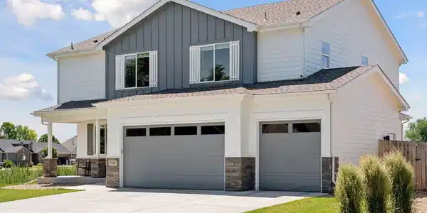 Image 2: 3-car attached garage Image 2: 3-car attached garage