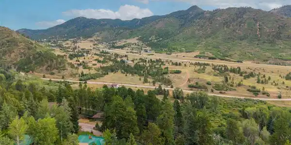 Image 3: View Image 3: View