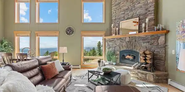 Image 4: Great room is warm and inviting! Image 4: Great room is warm and inviting!