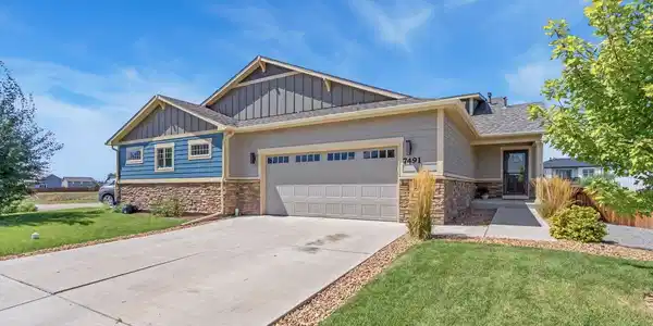 Image 4: Front of home Image 4: Front of home