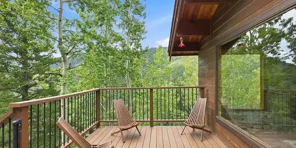 Image 4: Deck Image 4: Deck