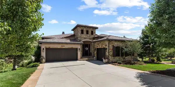 8000 Raphael Ln