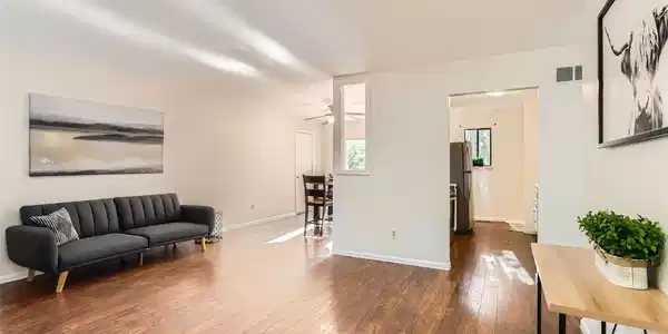 6396 Twin Lakes
