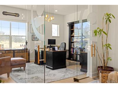 433 Scrubjay Cir