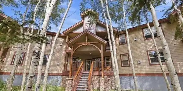 Image 2: Front entrance