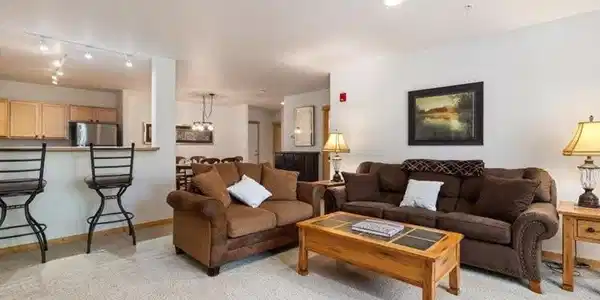 Image 3: Open living room
