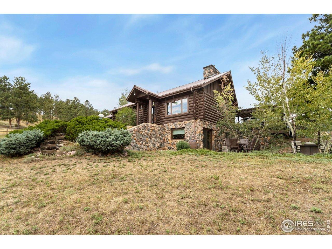 Image 3: Property is Alive with Abundant Wildlife, Birds, and Native Flora