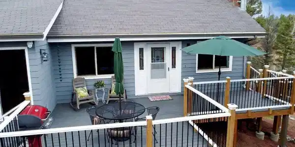 Image 3: expansive deck Image 3: expansive deck