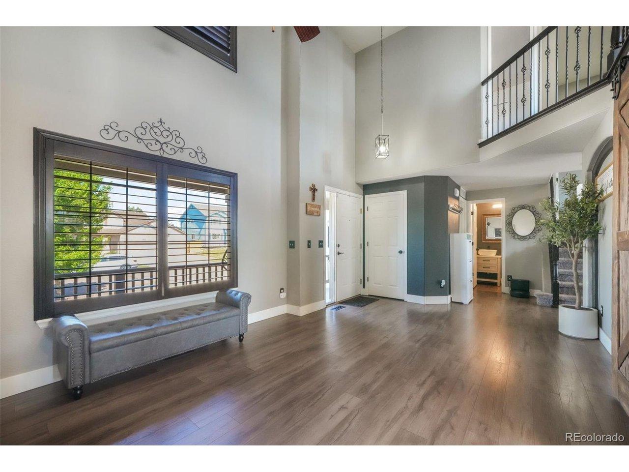 Image 4: Family room Image 4: Family room