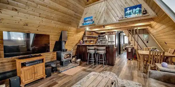 Image 4: Family Room Combo