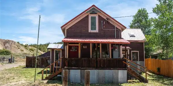 Image 2: Front exterior