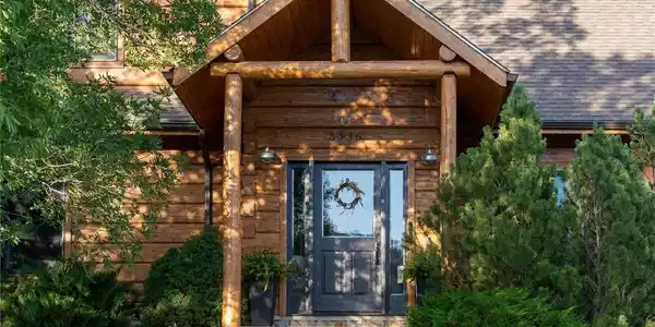 Image 3: Covered front entry Image 3: Covered front entry