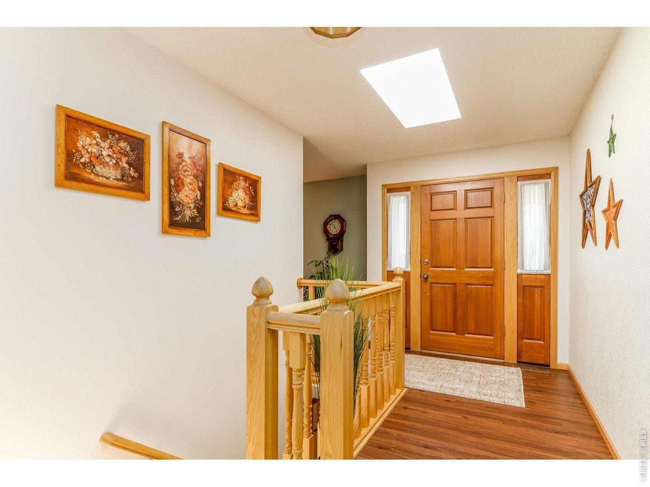 Image 4: Front entry way