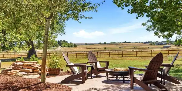 Image 3: Epic Outdoor Setting