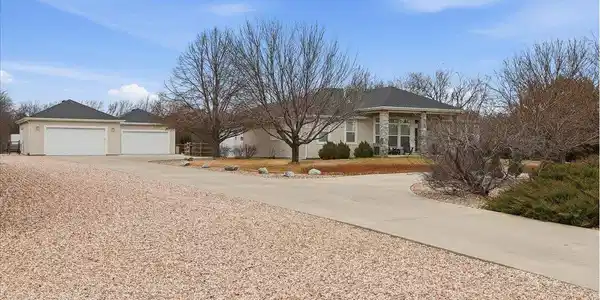 1102 Corona Dr